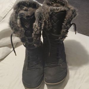 Columbia snow boots